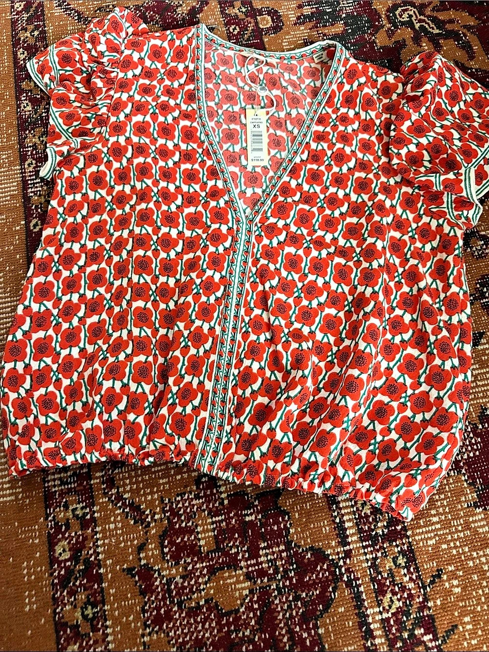 Max Studio Floral V-Neck Blouse in Red & Green Size XS NWT Floral Poppy